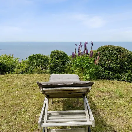 Dom wakacyjny With Stunning Baltic Sea View *